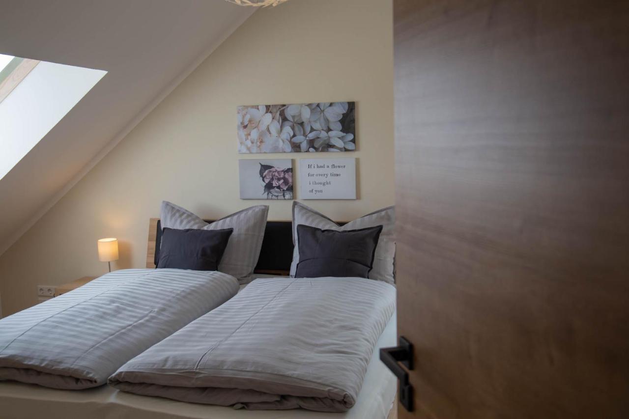 Ferienhaus Moselhoehe -Neu- ทราเบิน-ทราร์บาค ภายนอก รูปภาพ