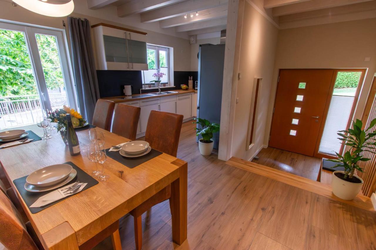 Ferienhaus Moselhoehe -Neu- ทราเบิน-ทราร์บาค ภายนอก รูปภาพ