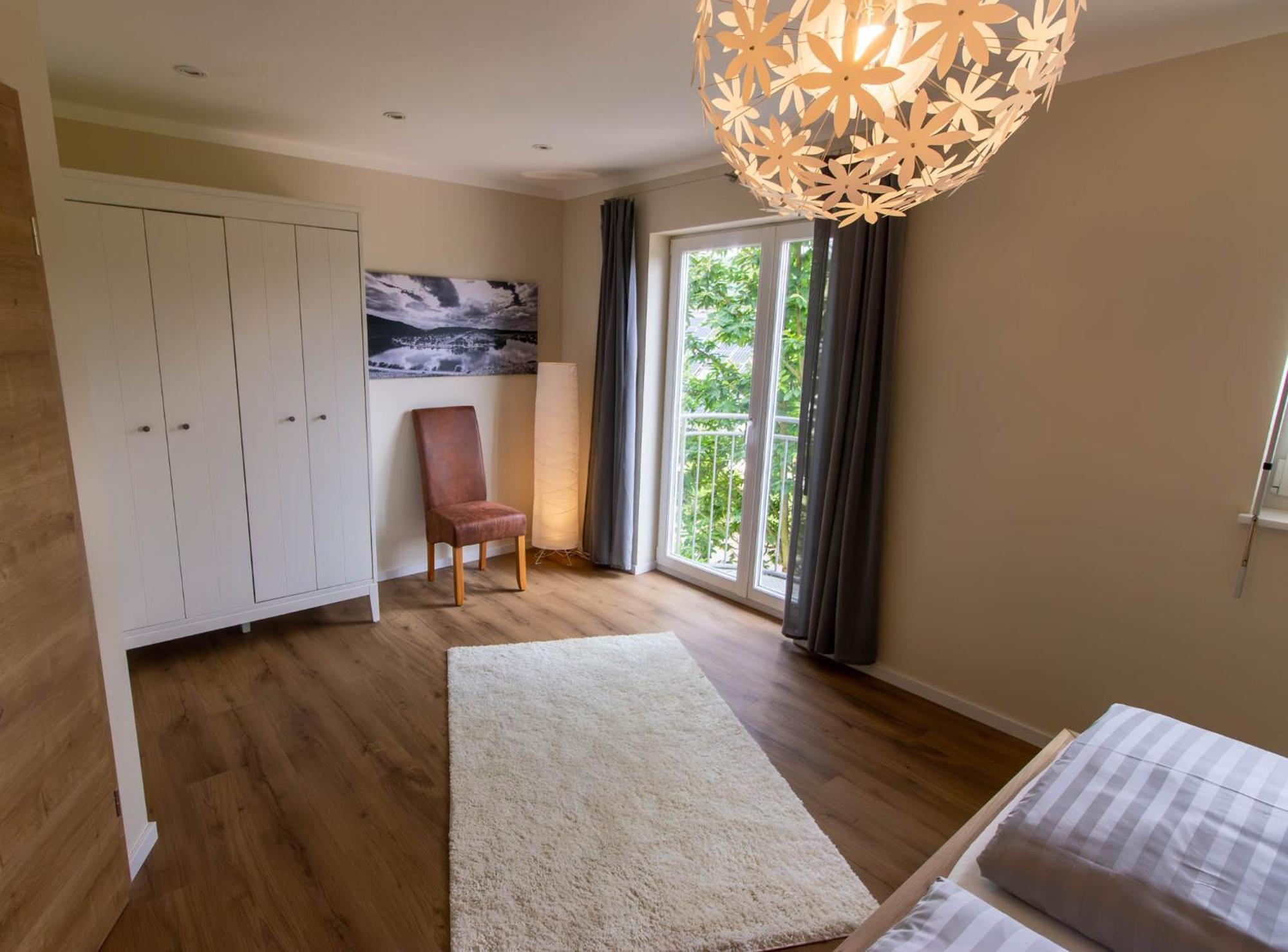 Ferienhaus Moselhoehe -Neu- ทราเบิน-ทราร์บาค ภายนอก รูปภาพ